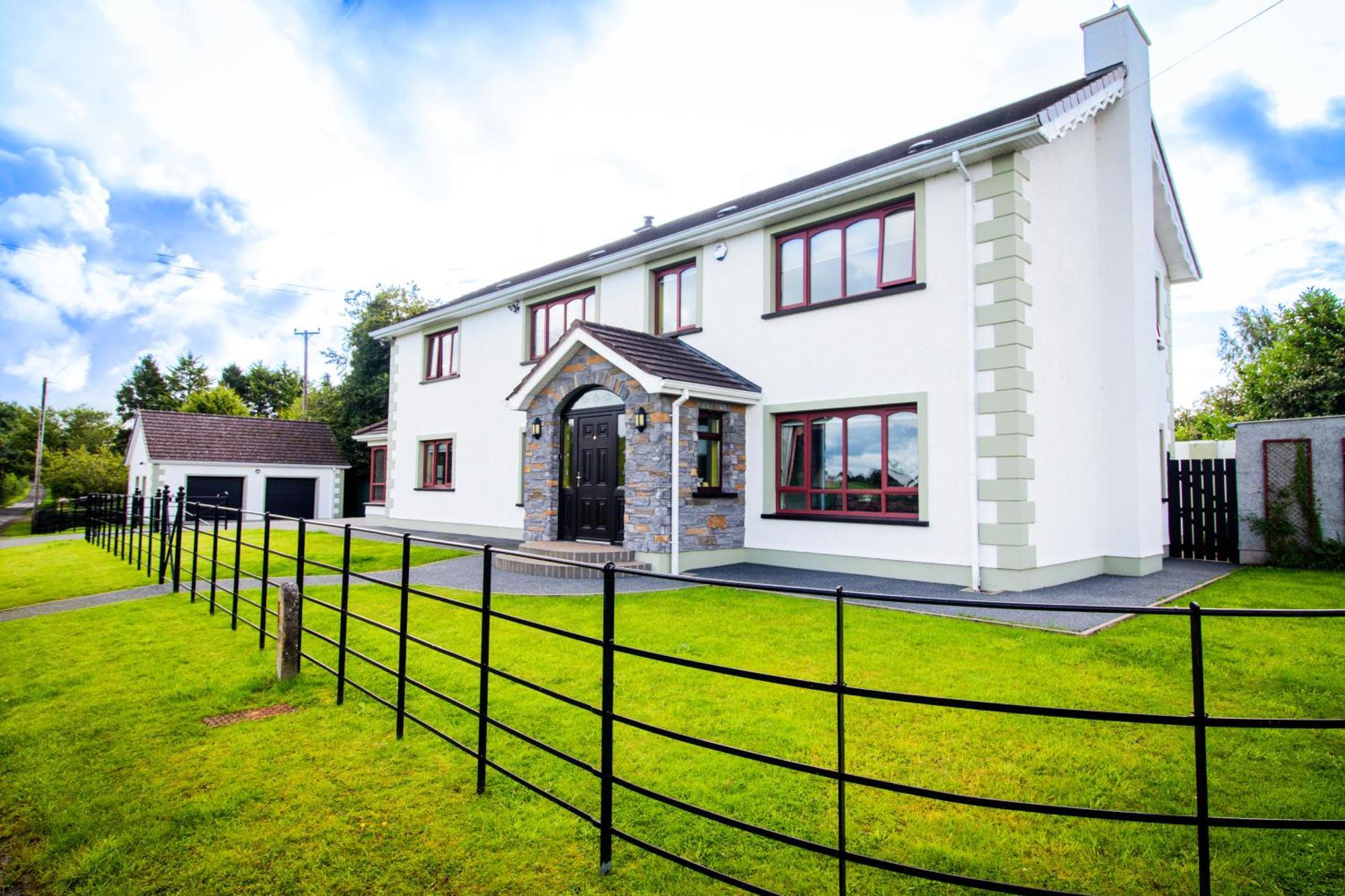 Mossvale Lodge Country House Bed And Breakfast Antrim Exterior photo